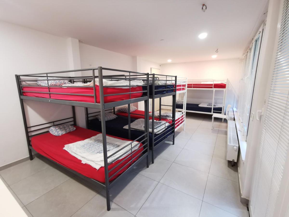 Simbol Rooms With Free Private Parking 卢布尔雅那 外观 照片