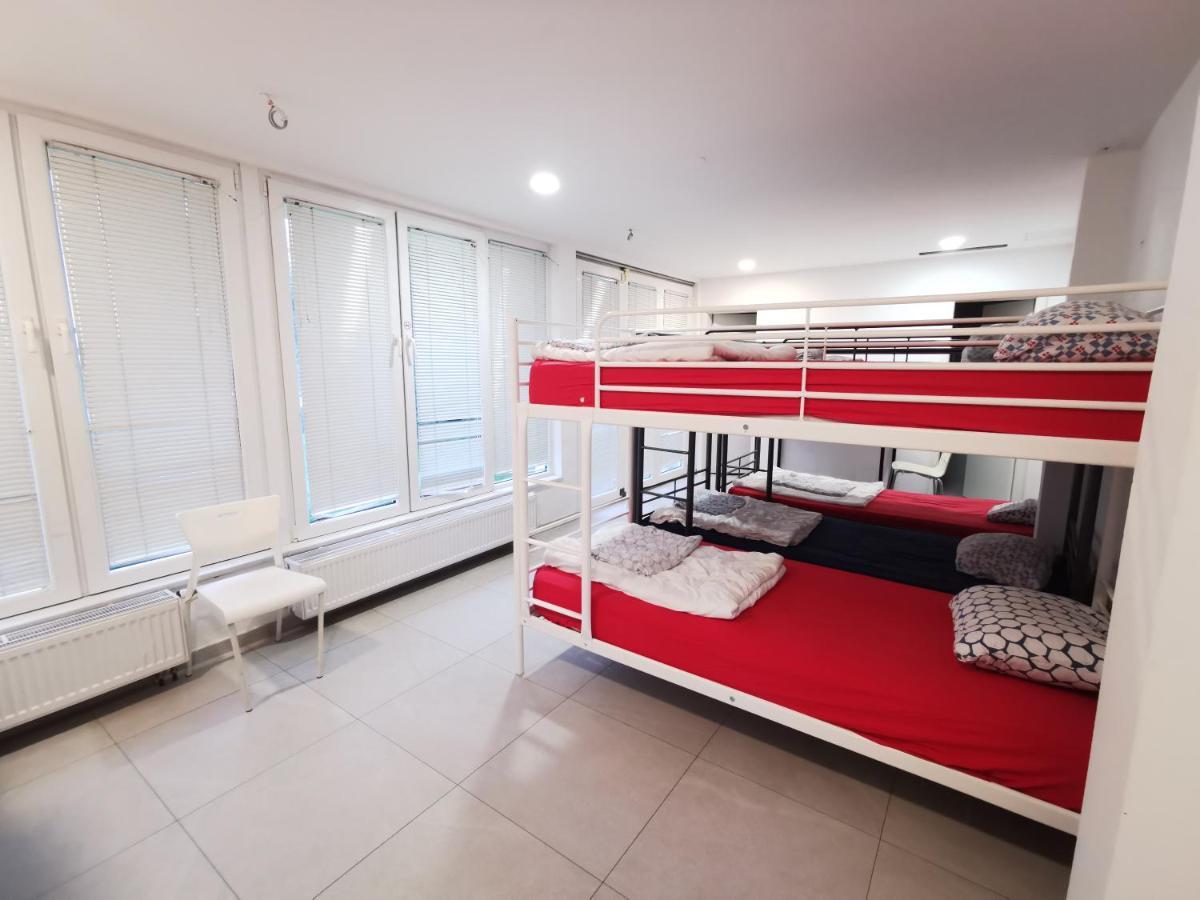 Simbol Rooms With Free Private Parking 卢布尔雅那 外观 照片
