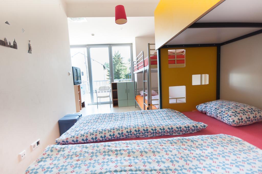 Simbol Rooms With Free Private Parking 卢布尔雅那 客房 照片
