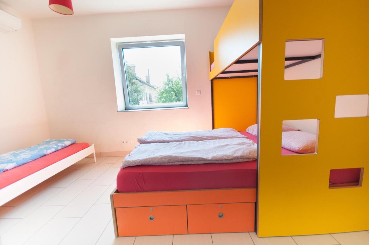 Simbol Rooms With Free Private Parking 卢布尔雅那 客房 照片