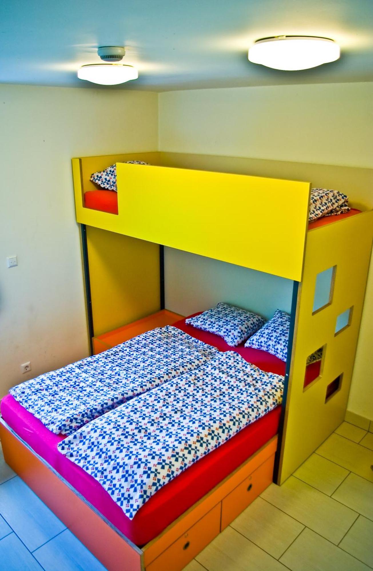 Simbol Rooms With Free Private Parking 卢布尔雅那 外观 照片