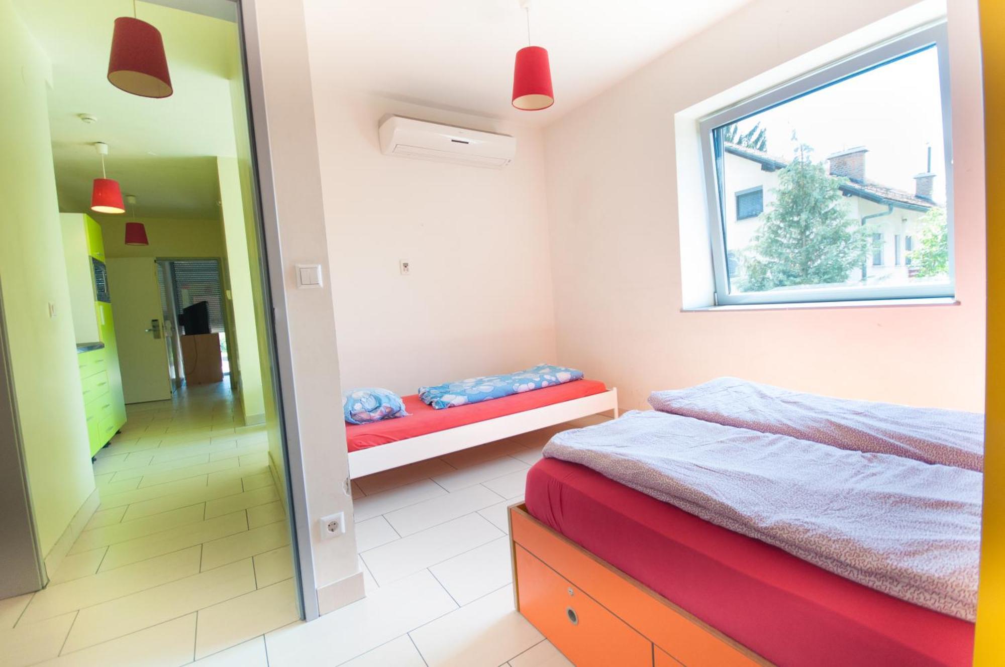 Simbol Rooms With Free Private Parking 卢布尔雅那 客房 照片